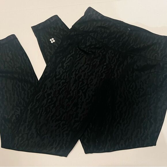 Sweaty Betty All Day 7/8 Length Leggings Size XS Black Animal Print - Picture 1 of 5